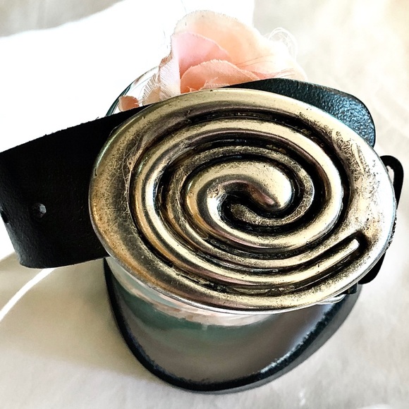 ❌SOLD ❌ Vintage Black Leather Belt Silver Buckle - Picture 3 of 8